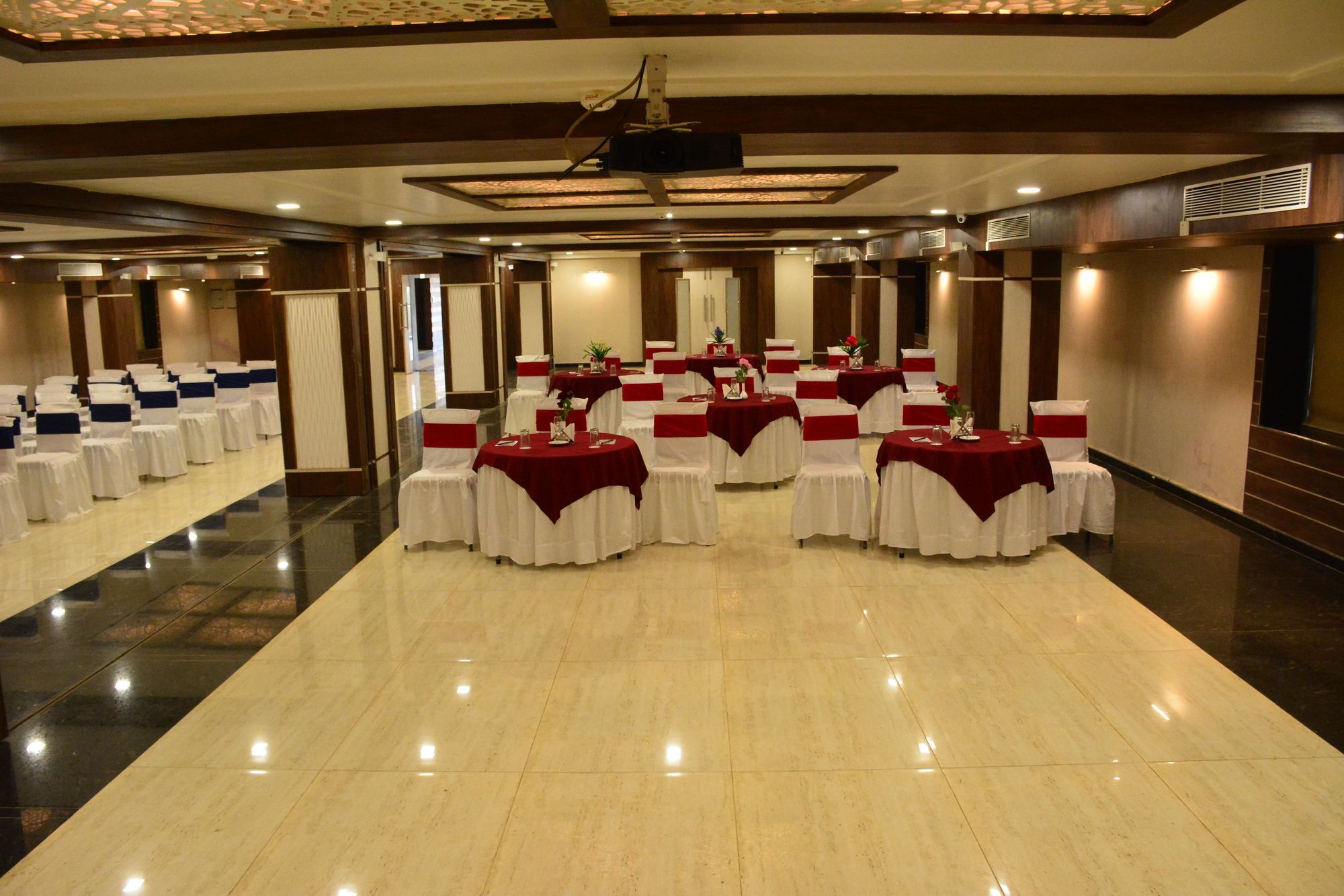 The Suncity Bhubaneswar Buitenkant foto